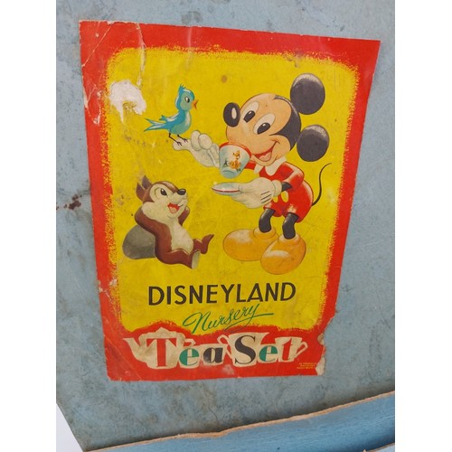 144 - A vintage Disneyland nursery tea set. (12 items)
Condition report: Some age related wear. Odd hairli... 