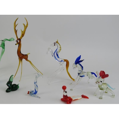 61 - A group of vintage hand blown glass animals. (19 items) 18.2 cm tallest height.
Condition report: Go... 