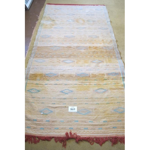 869 - Kilim Moroccan rug, soft creams and yellows with repeat diamond motifs. Hand knotted. 280cm x 147cm ... 