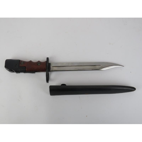 139 - A British Military No7 MK1/L Land Service bayonet and scabbard, circa 1944-48. 33.3 cm total length
... 