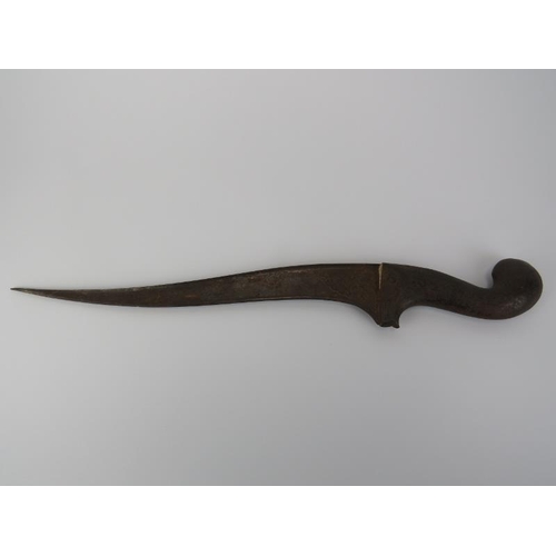 152 - An Indo-Persian Mughal engraved steel dagger, probably 18th century. 44 cm length.
Condition report:... 