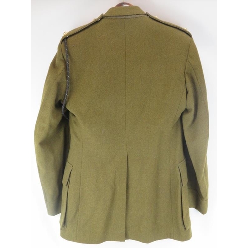 180 - A vintage British Army uniform of The Buffs Royal East Kent Regiment. Jacket: 83 cm length.
Conditio... 