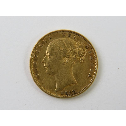 297 - A Queen Victoria gold sovereign coin, 1852, shield back, young head. Approx 7.9 grams