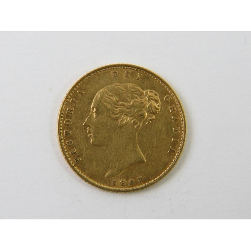 300 - A Queen Victoria gold half sovereign coin, 1867, shield back, young head. Approx 4.0 grams