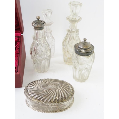 367 - A mixed lot to include a Victorian oval silver box, pair of Swedish salts and spoons (a/f), silver m... 