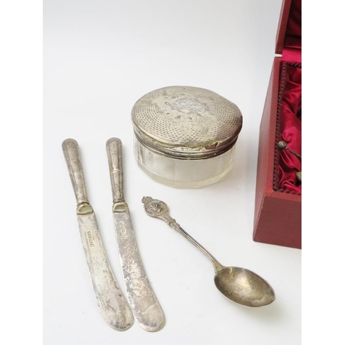 367 - A mixed lot to include a Victorian oval silver box, pair of Swedish salts and spoons (a/f), silver m... 