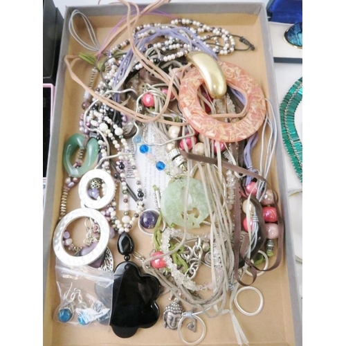 422 - A quantity of mainly costume fashion jewellery to include earrings, necklaces and bracelets. Pandora... 