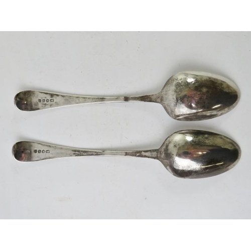 59 - A pair of George III silver tablespoons hallmarked for London 1791, maker's mark indistinct. Length ... 