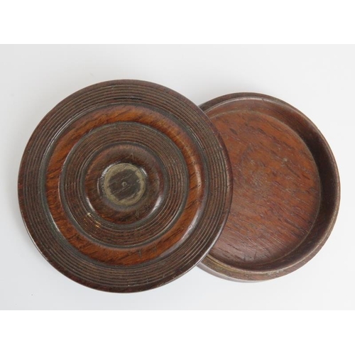 71 - A mixed group of collectable items. Comprising a turned oak table top snuff box and a marbled black ... 