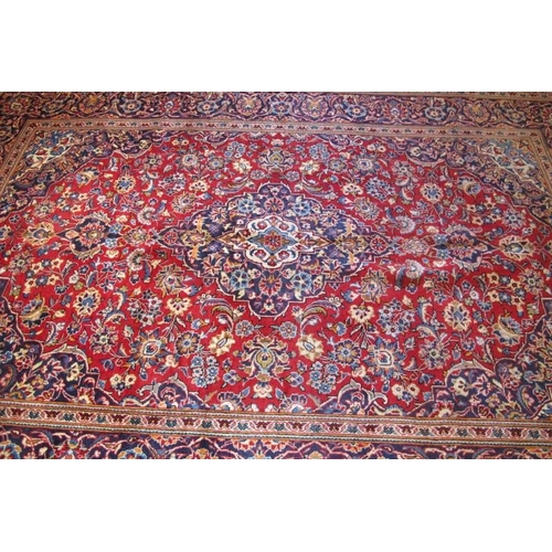 871 - Central Persian Kashan carpet. Another good quality Kashan, great blend of colours - blue, cream, re... 