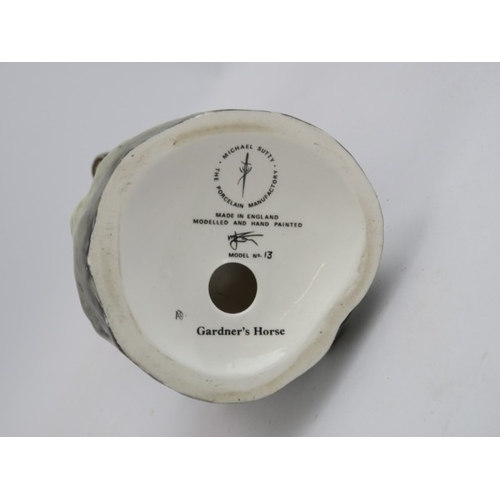 5 - A Michael Sutty ‘Gardner’s Horse’ military figurine. Model No 13. 29 cm height.
Condition report: Go... 