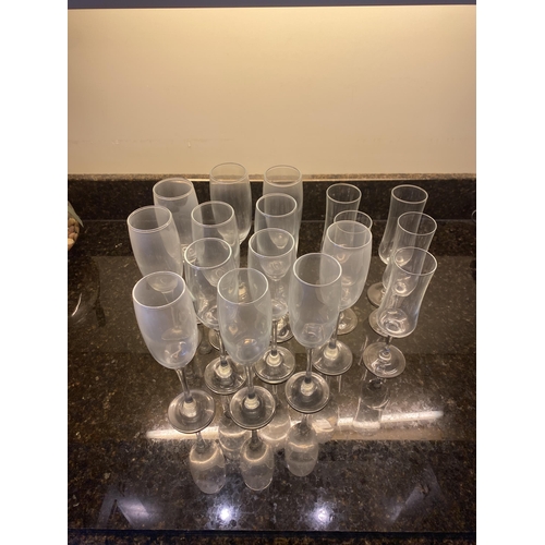 26 - 17 Champagne Flutes