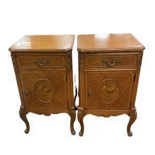 113 - Very Elegant Pair of Inlaid Satinwood Night Stands on Cabriole Leg 
43cm W 33cm D 72cm H