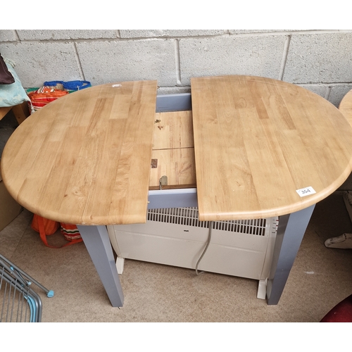 315 - Oval extending kitchen table