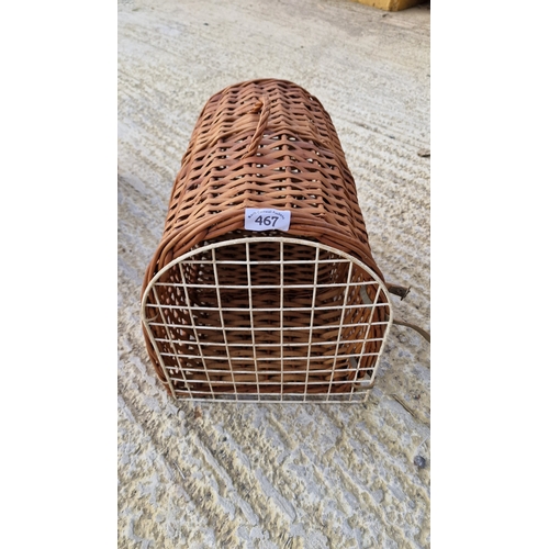 467 - Wicker cat or small dog carrier crate