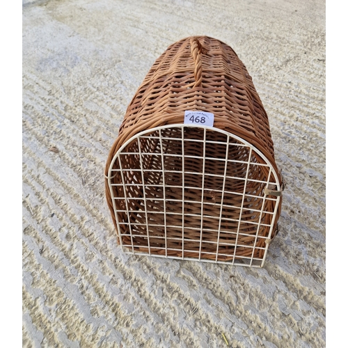 468 - Wicker cat or small dog carrier crate