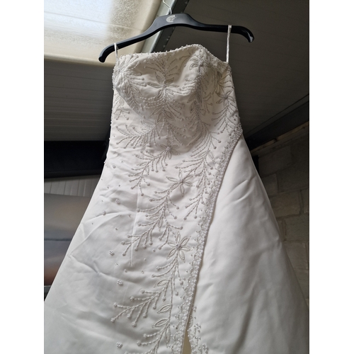 487 - NEW Wedding dress size 12