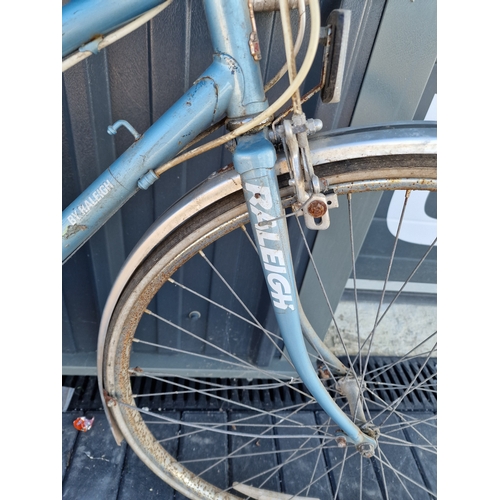 562 - Vintage Raleigh road bike