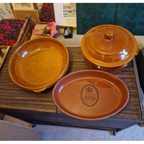 619 - 3 Pieces of kitchen crockery