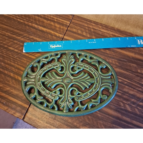 620 - Iron green Trivet