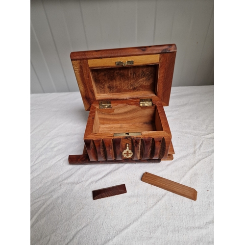 10 - Thuya wood puzzle box