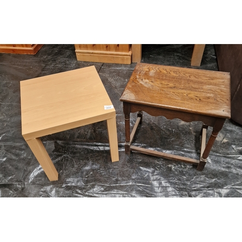 305 - 2 side tables