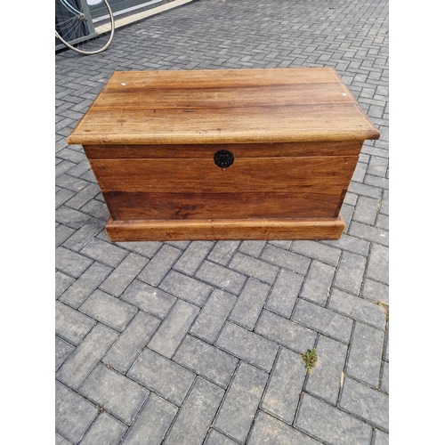 320 - Large blanket box 100x60x50cms