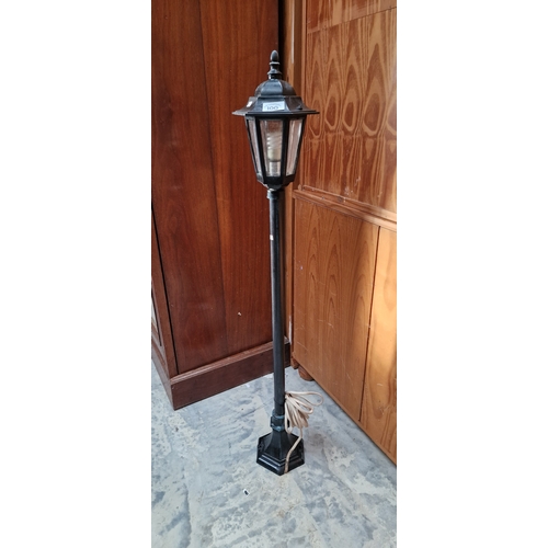 100 - Lampost light 125cm high