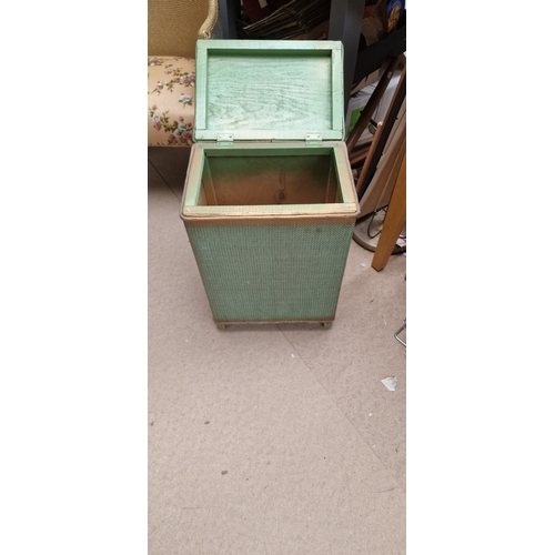 319 - Lloyd loom laundry basket