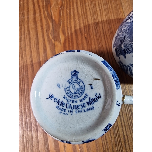 84 - Box of blue/white china