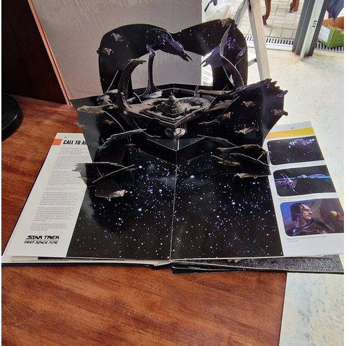 216 - Star Trek pop-ups book and Star Wars calendar