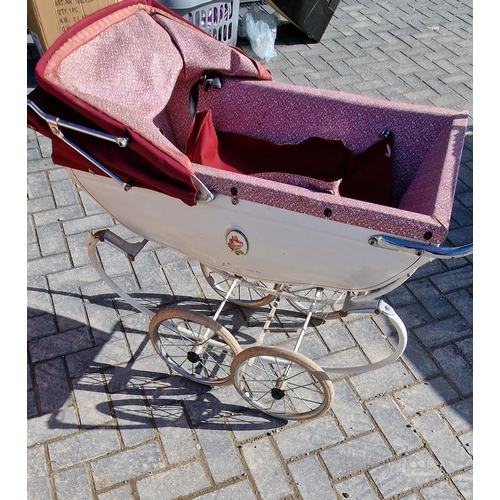 605 - Silver Cross Doll's pram