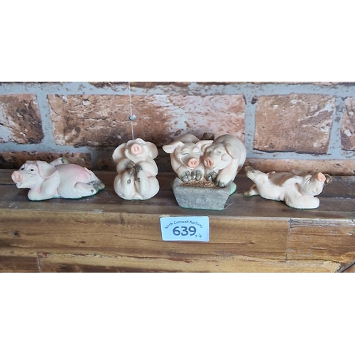 639 - 4 Vintage Piggin figurines