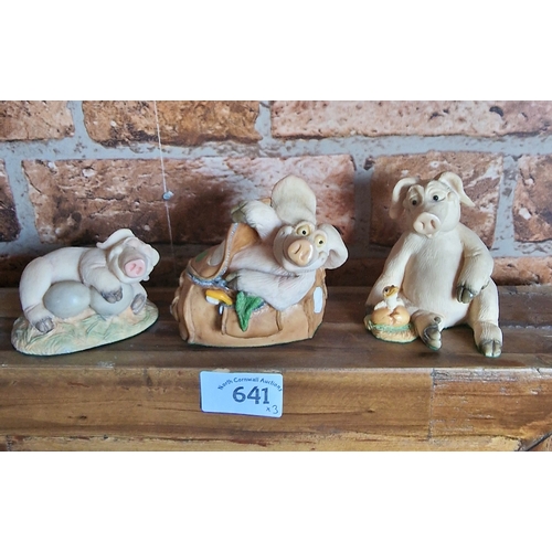 641 - 3 Vintage Piggin figurines