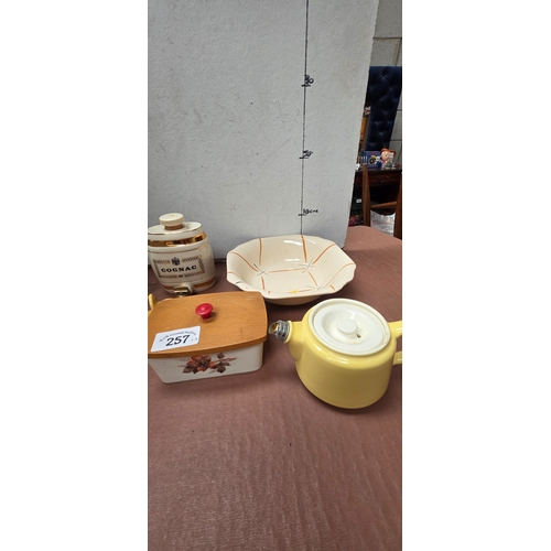 257 - Collection of Ceramic Ware