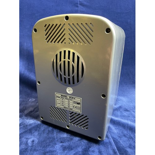 87 - Hot & Cold Portable Mini Fridge 12v / 240v