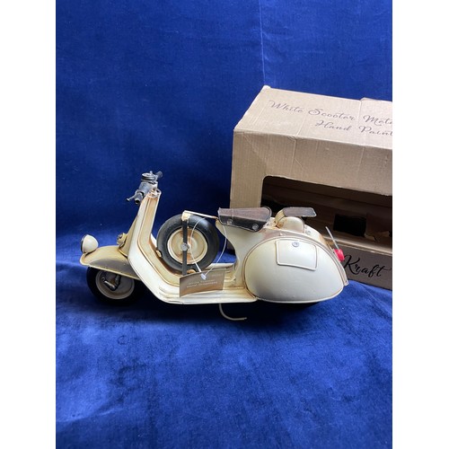 86 - Metal Vintage Moped Scooter Ornament, Hand Painted