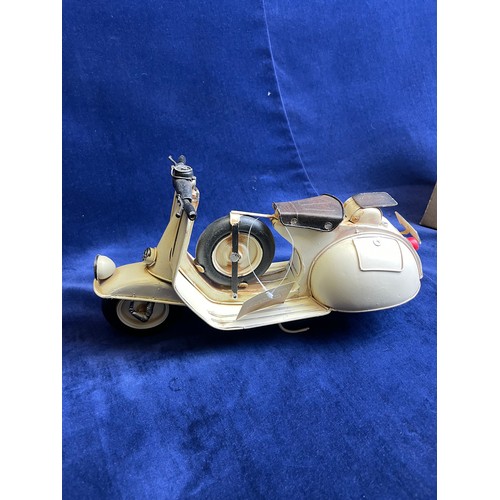 86 - Metal Vintage Moped Scooter Ornament, Hand Painted