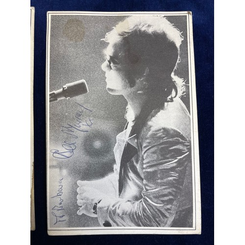 99 - 1971 Elton John & Dee Murray Autographs. Elton John & Dee Murray signatures collected from the 1971 ... 