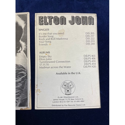 99 - 1971 Elton John & Dee Murray Autographs. Elton John & Dee Murray signatures collected from the 1971 ... 