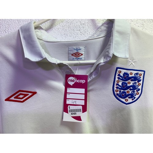 55 - England Home 2009/2010 Football Shirt - GA 40409
