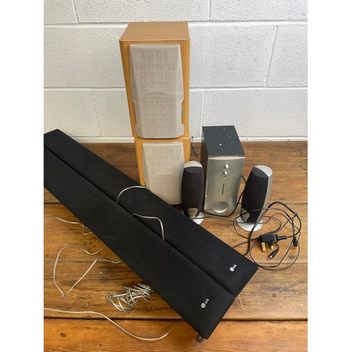 32 - Speakers Inc LG Surround Front