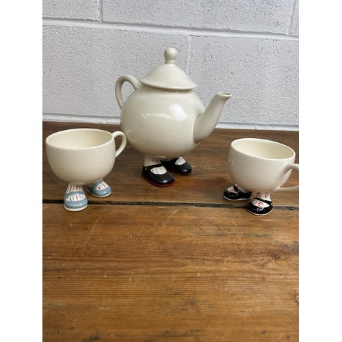 297 - Carlton Ware Walking Ware Teapot & Tea Cups