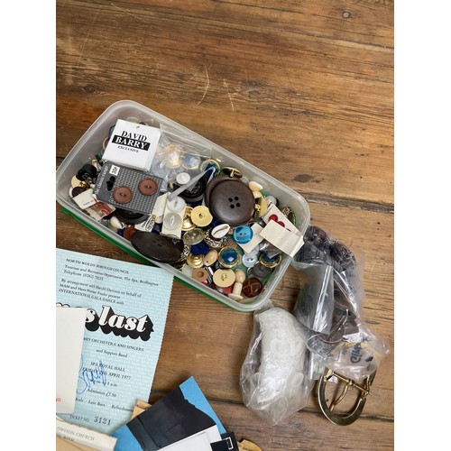 252 - Vintage Buttons, Jewellery Box & Contents & James Last Memorabilia