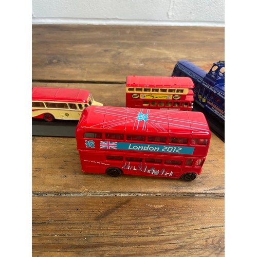 226 - Die-cast Busses & Tram Inc LLedo, Corgi, Atlas & Oxford