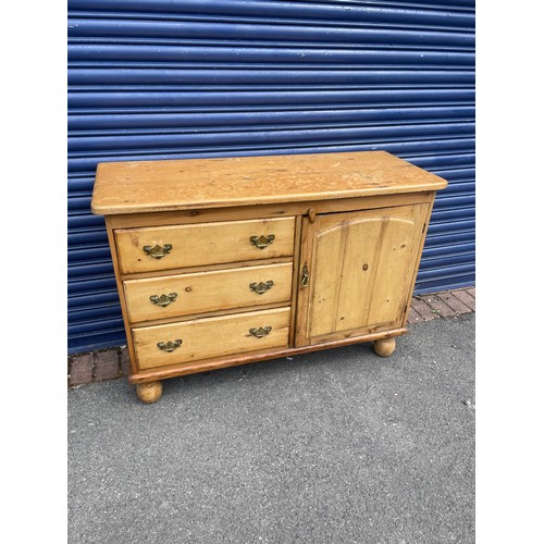 101 - Antique Pine Kitchen Unit