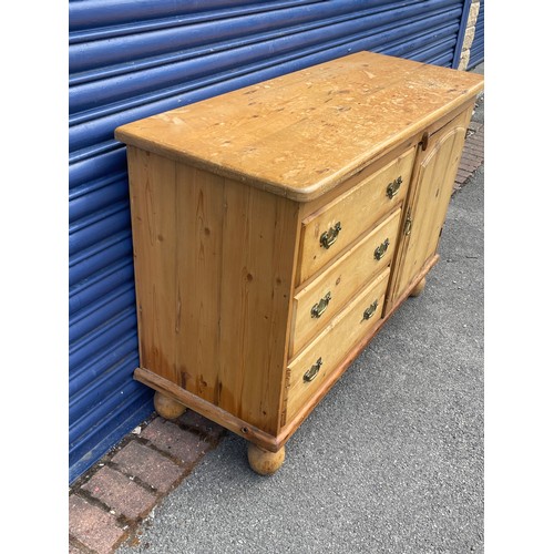 101 - Antique Pine Kitchen Unit