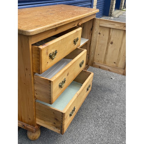 101 - Antique Pine Kitchen Unit