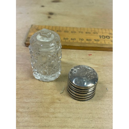 19 - Sterling Silver (3g) Birmingham 1913 Hobnail Cut Glass Bottle