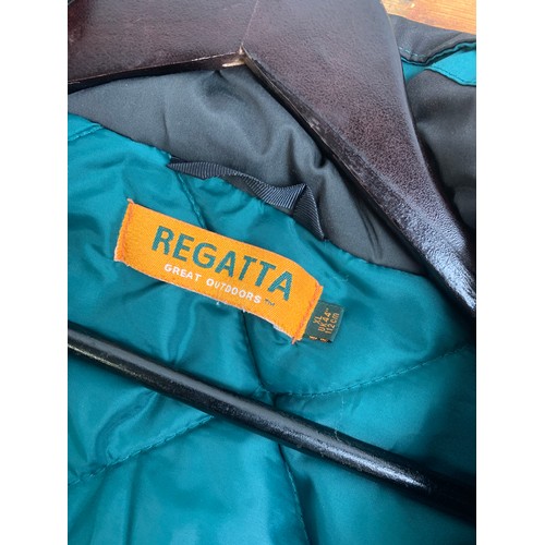 38 - Regatta XL sized anorak